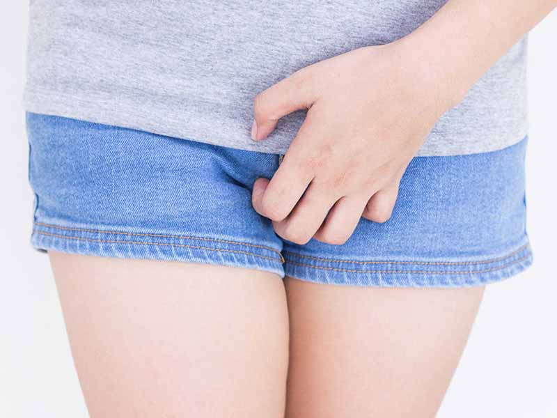 Mặc quần lót quá chật cũng là nguyên nhân gây ra tình tình trạng vùng kín bị ngứa